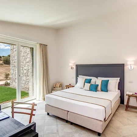 Hotel Cala Sinzias 4*