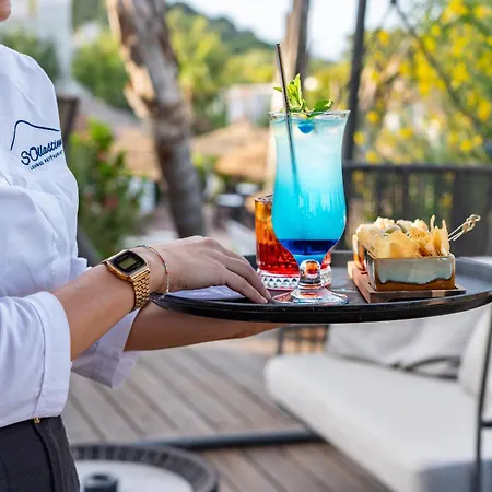 Cala Sinzias فندق