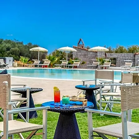 Hotel Cala Sinzias 4*